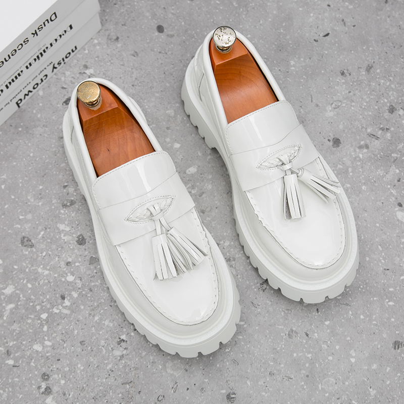 Scarpe da Uomo in Pelle, Mocas - Mens Grooming On Sale recensione e prezzo