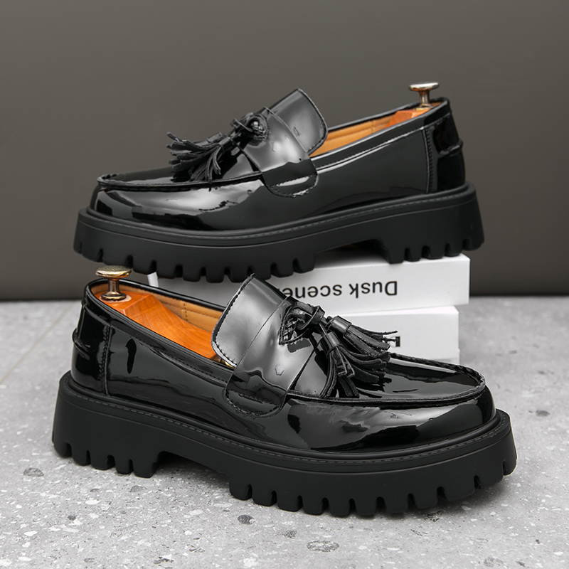Scarpe da Uomo in Pelle, Mocas - Mens Grooming On Sale recensione e prezzo