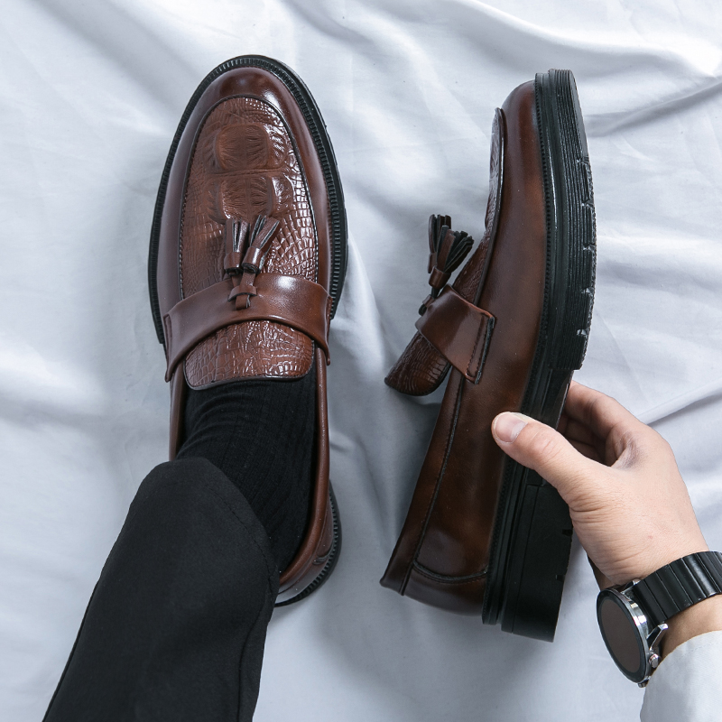 Scarpe da uomo in pelle da uom - Mens Grooming On Sale recensione e prezzo