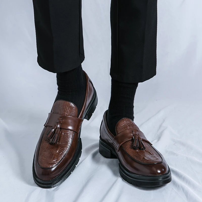Scarpe da uomo in pelle da uom - Mens Grooming On Sale recensione e prezzo